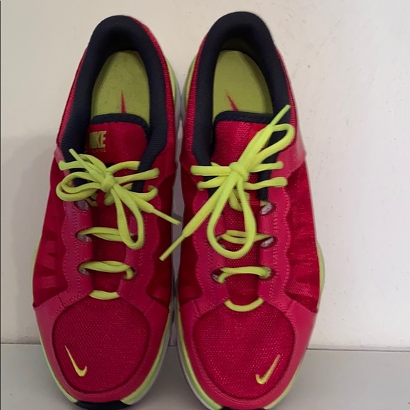 Nike Training - Picture 3 of 4